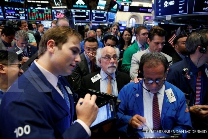 Rebound saham teknologi mengangkat bursa Wall Street