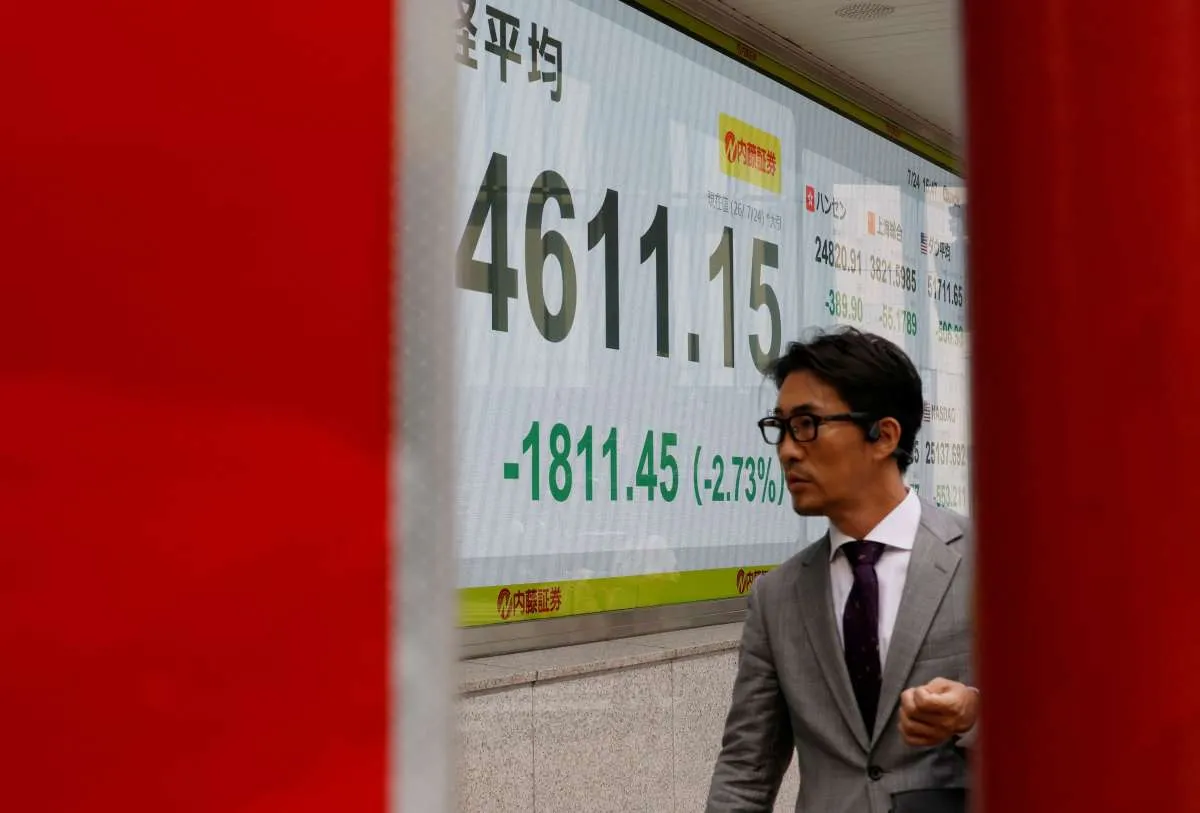 Bursa Asia Menguat, Dolar AS Tertekan Seiring Ekspektasi Suku Bunga The Fed Mereda