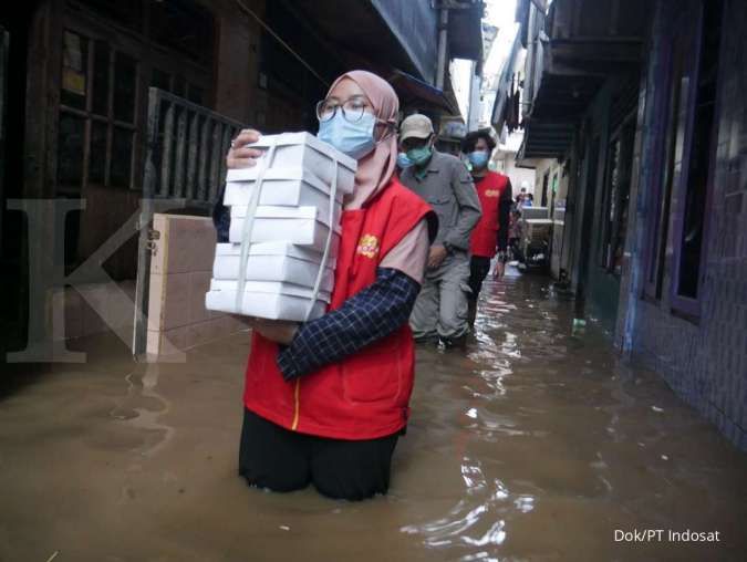 Mobil Klinik Indosat Ooredoo Kembali Salurkan Bantuan bagi Masyarakat Terdampak Bencana Banjir di Indonesia