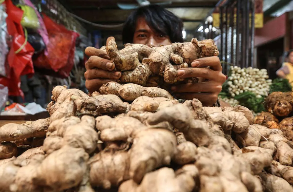 Ibu-ibu, ini loh yang bikin harga rempah-rempah dan bumbu dapur naik