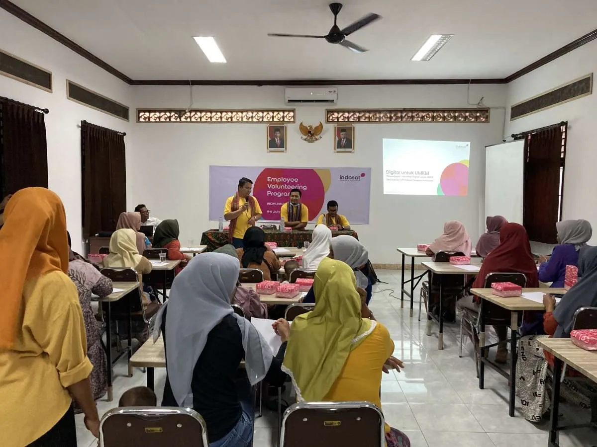 Indosat Ooredoo Hutchison Selenggarakan Employee Volunteering Program di Mandalika