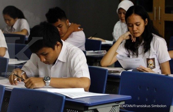 UN dihapus, pelajar di Bandung sujud sukur