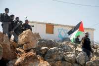 Warga Palestina di Tepi Barat Berada di Bawah Lockdown Israel