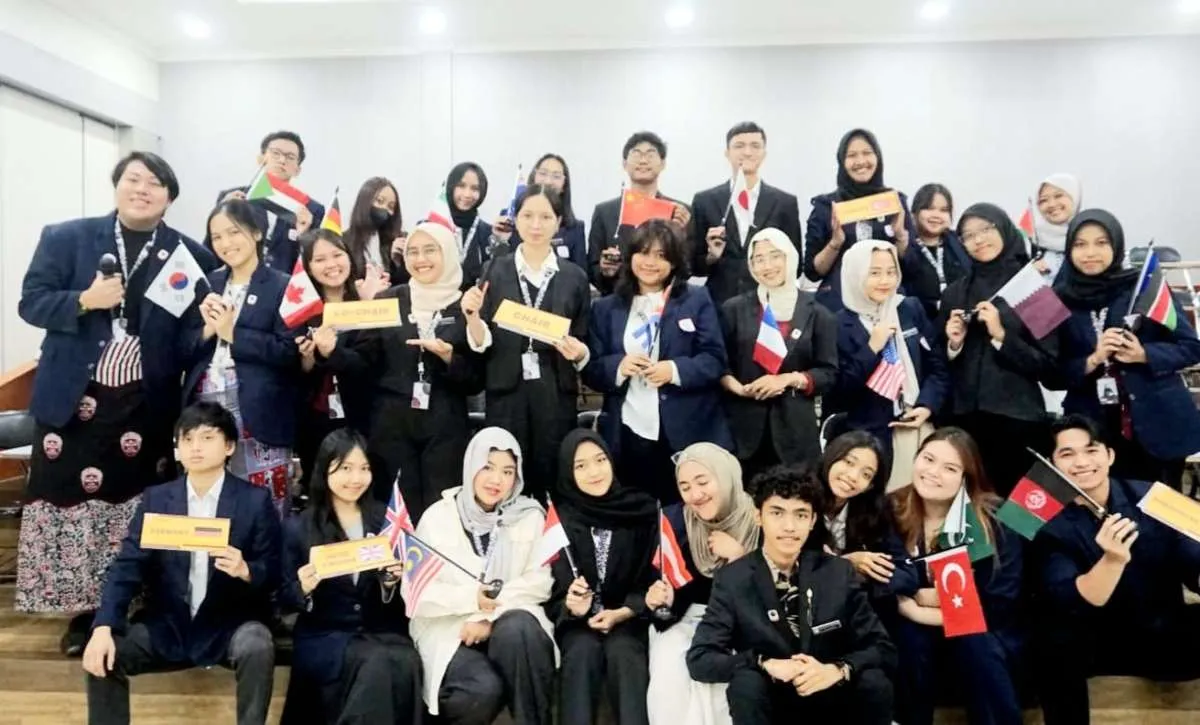 Cerita 4 Alumni Prodi HI President University Miliki Karier & Masuk Komunitas Global