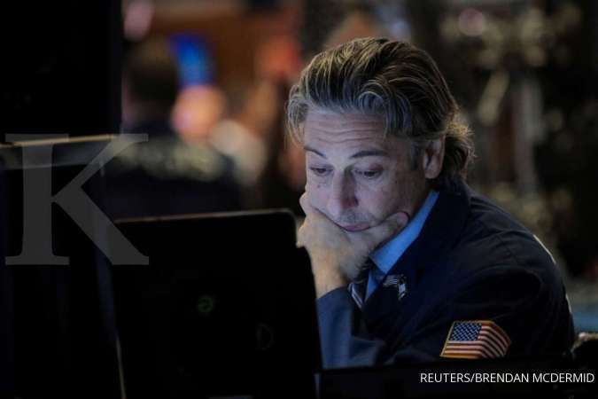 US STOCKS-Stocks edge higher as trade enthusiasm wanes
