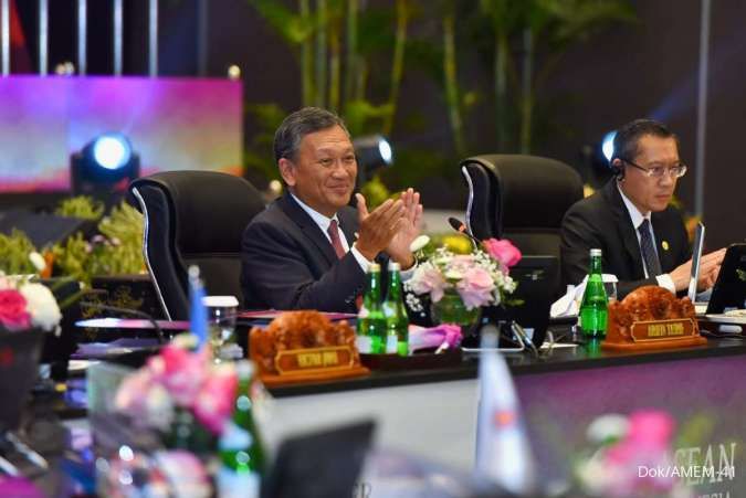 Menteri ESDM Arifin Tasrif memimpin pertemuan AMEM 41 di Bali.