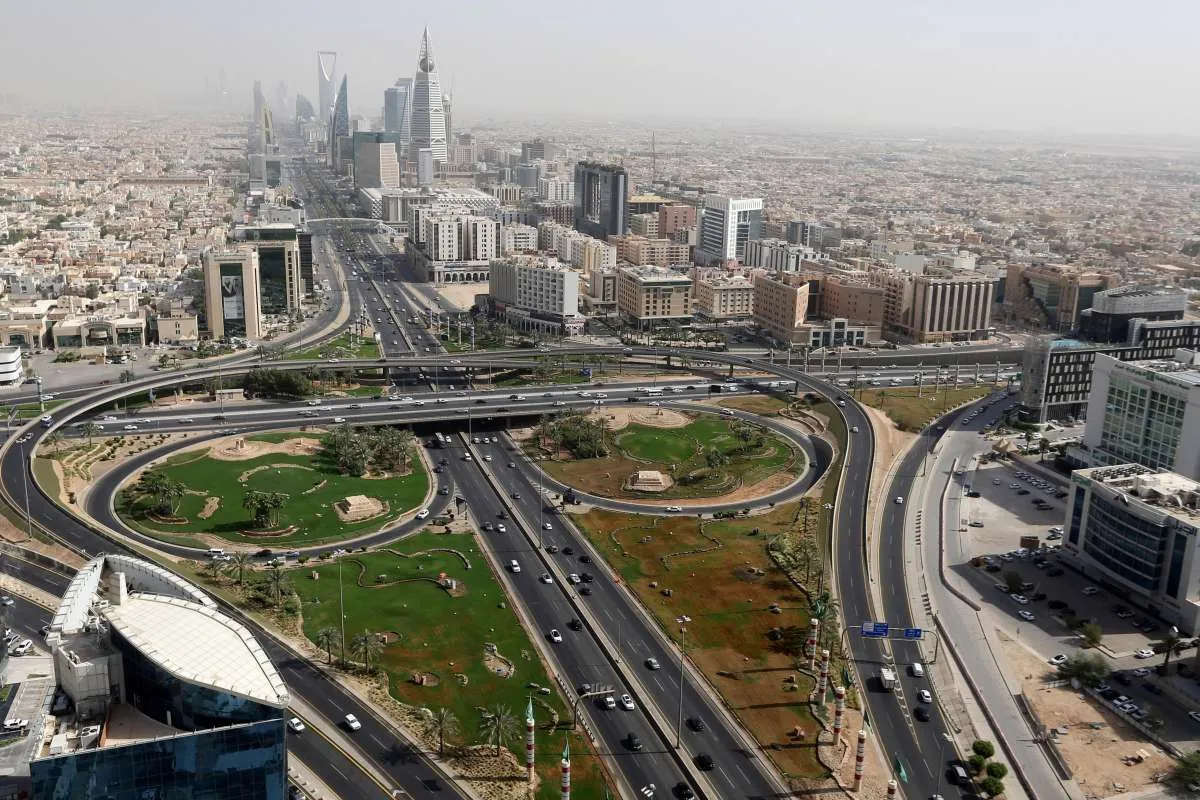 Ekonomi Arab Saudi turun 1% di kuartal pertama di tengah penurunan harga minyak