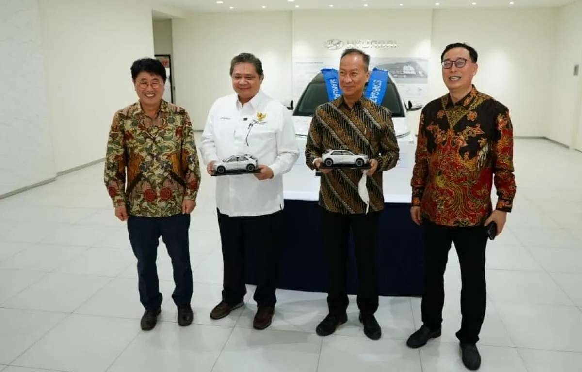 Dukung Electric Vehicle, Menko Airlangga Dorong Investasi Industri Otomotif