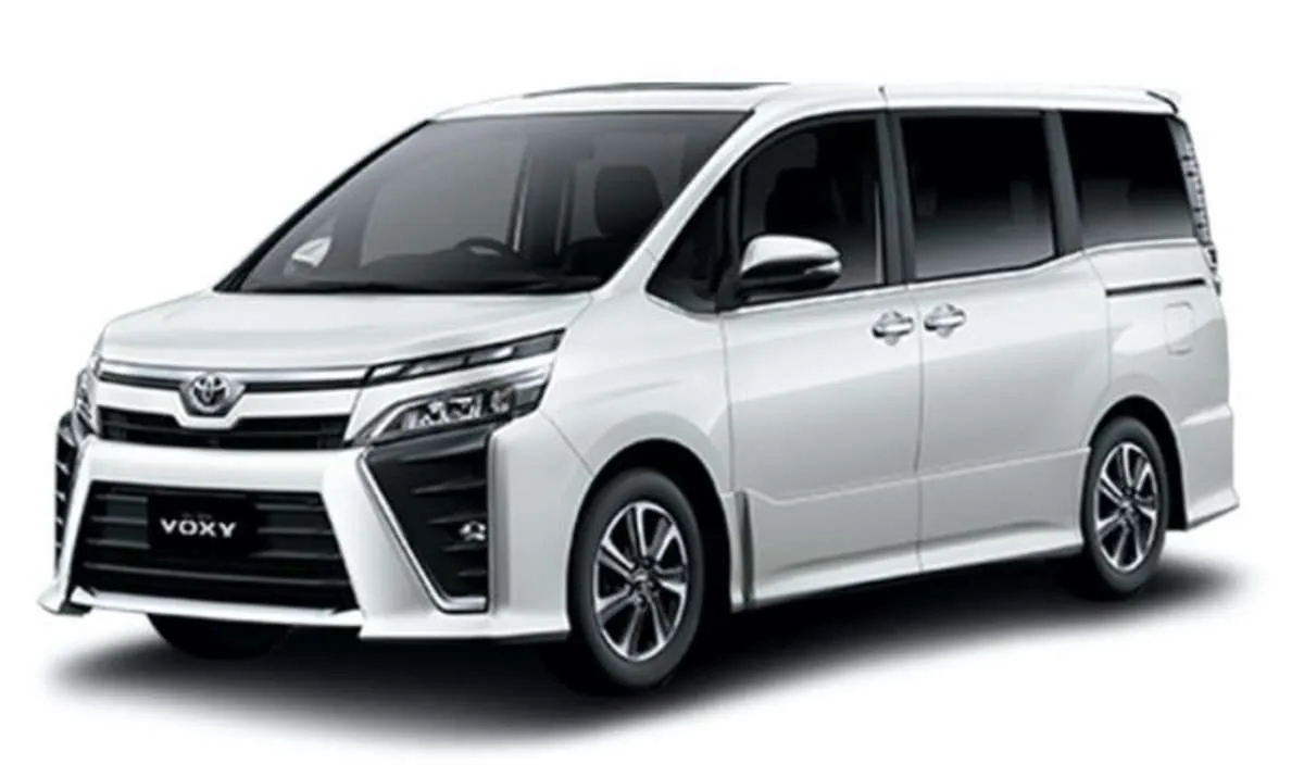 Harga mobil bekas Toyota Voxy dari Rp 300 jutaan saja, jadi alternatif Vellfire
