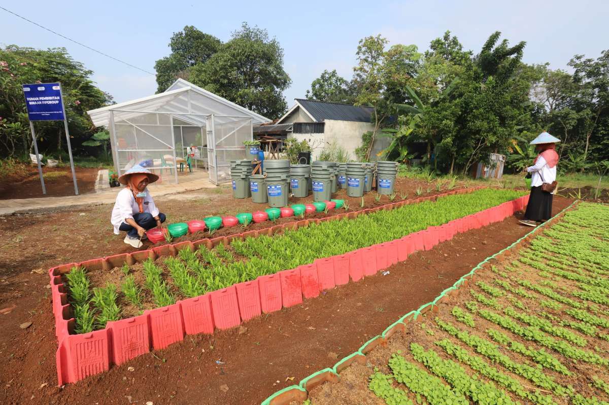 FIFGroup Resmikan Rumah Pembibitan di Kampung Binaan Astra
