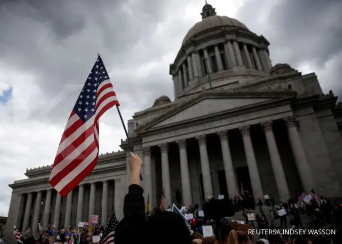 Record U.S. jobless claims wipe out post-Great Recession employment gains