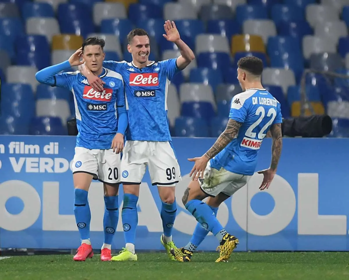 Incar Piotr Zielinski dari Napoli, Manchester United dan Liverpool saling bersaing