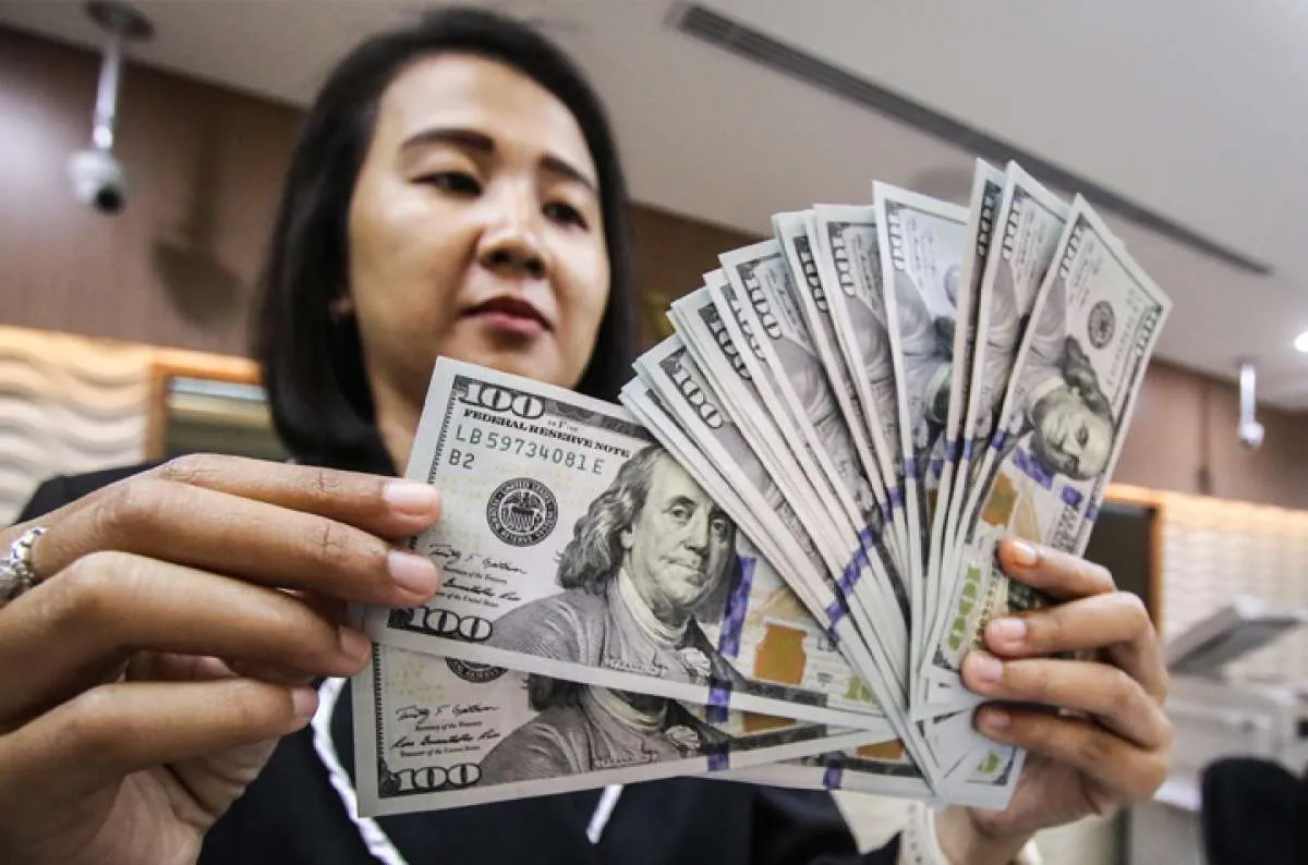 Kurs Rupiah Melemah ke Rp 15.375 Per Dolar AS, Selasa (19/9) Pagi