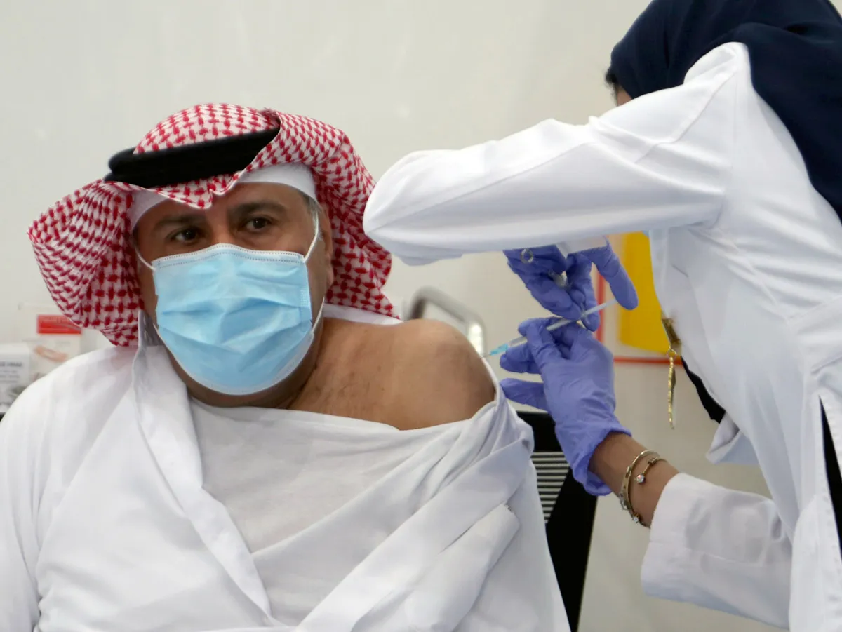 Lebih dari 400.000 orang mendaftar vaksinasi Covid-19 di Arab Saudi
