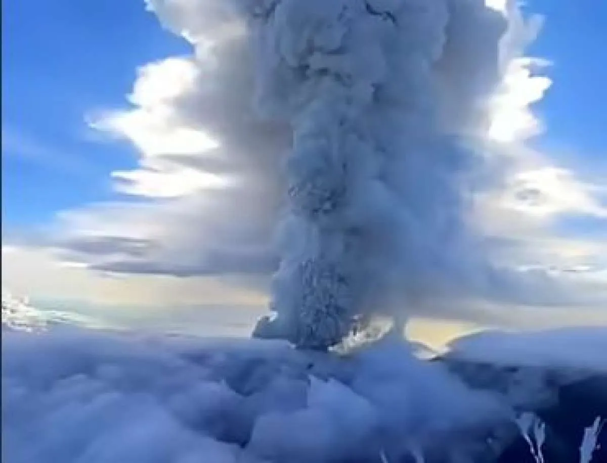 Efek Gempa Kamchatka Rusia, Gunung Krasheninnikov Meletus setelah Tertidur 600 Tahun