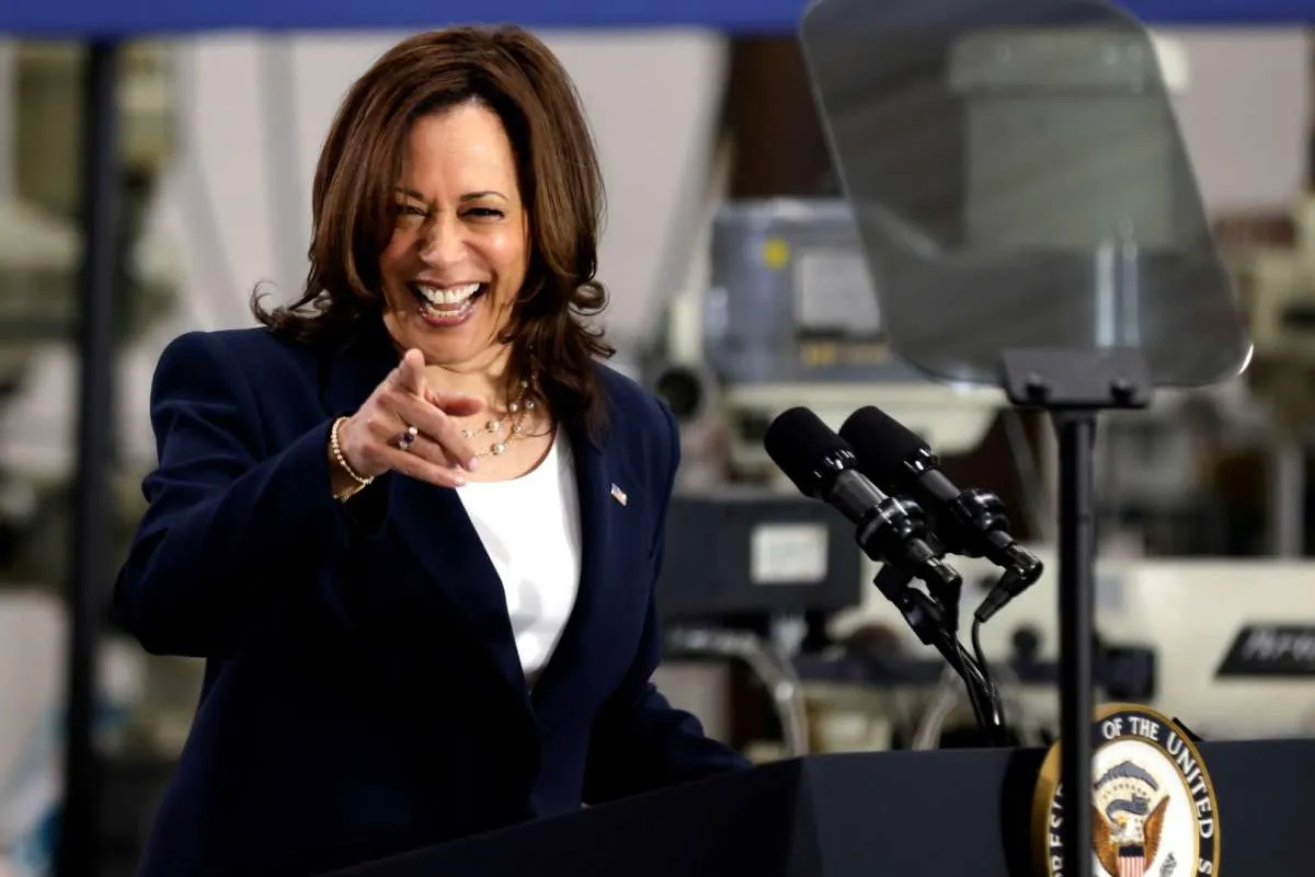 Media China sebut Wapres AS Kamala Harris hendak memecah belah Asia