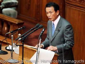 Tingkat Popularitas PM Jepang Taro Aso Memudar