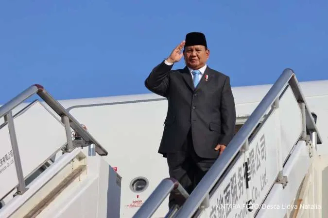 Indonesia's Prabowo Heads to Egypt for D-8 Economic Summit