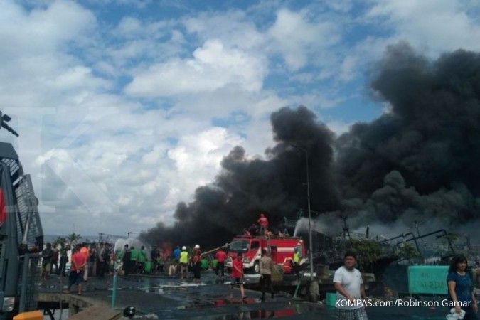 Sebanyak 39 kapal ikan terbakar di Pelabuhan Benoa