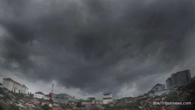 Waspada Hujan Ringan Besok! Prakiraan Cuaca DKI Jakarta (24/2) 