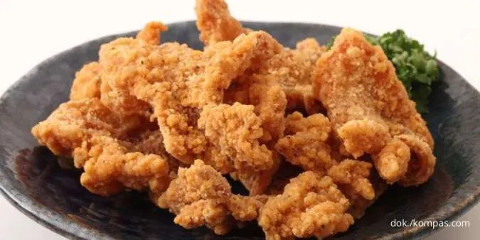 Suka Makan Kulit Ayam? Waspadai 4 Dampak Buruk bagi Kesehatan, Bikin Gagal Diet