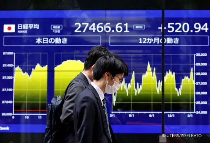 Asia Shares Near a Month High Ahead of C.B. Meetings