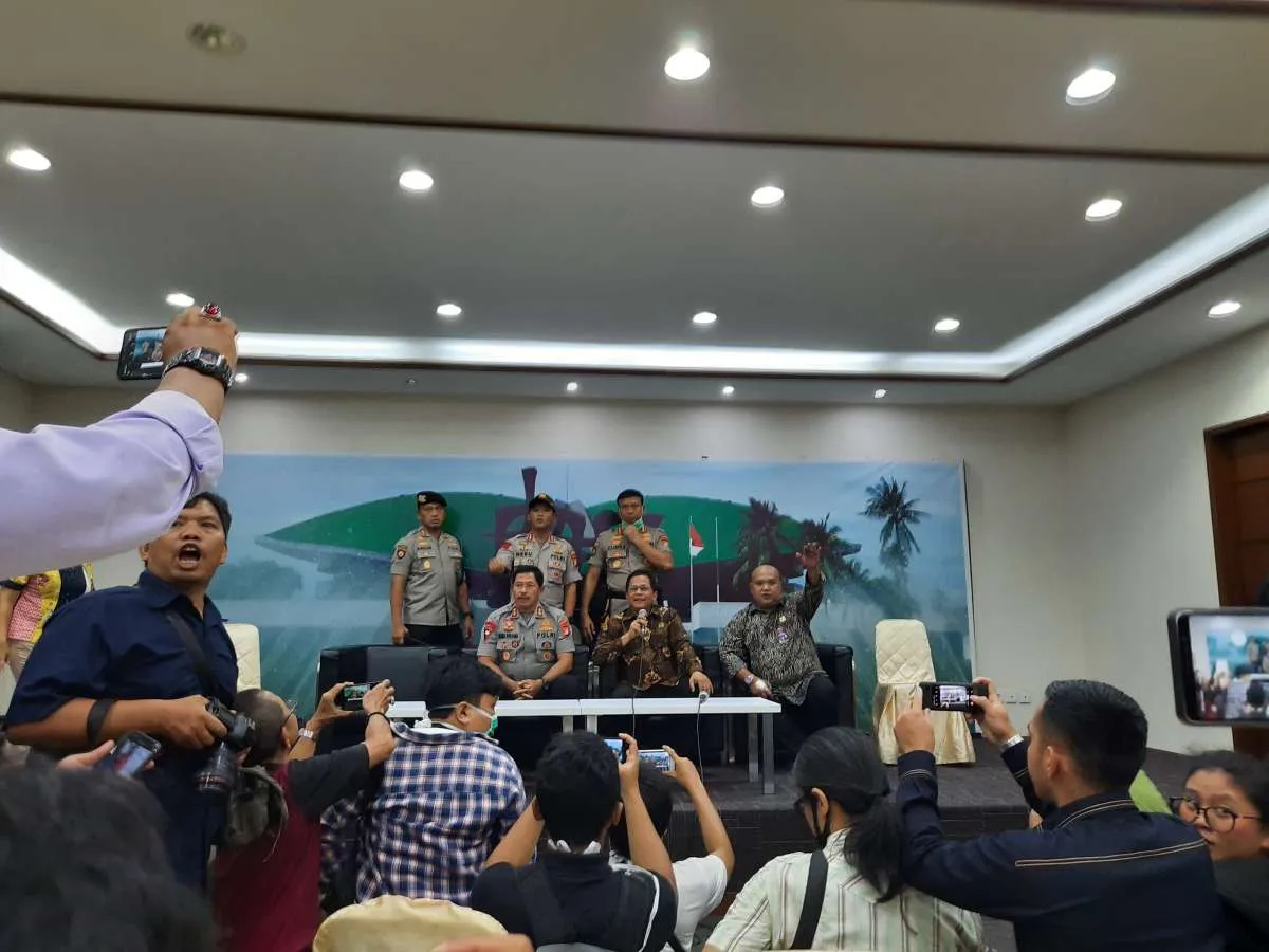 Saat ini situasi di gedung Nusantara III DPR sudah normal kembali