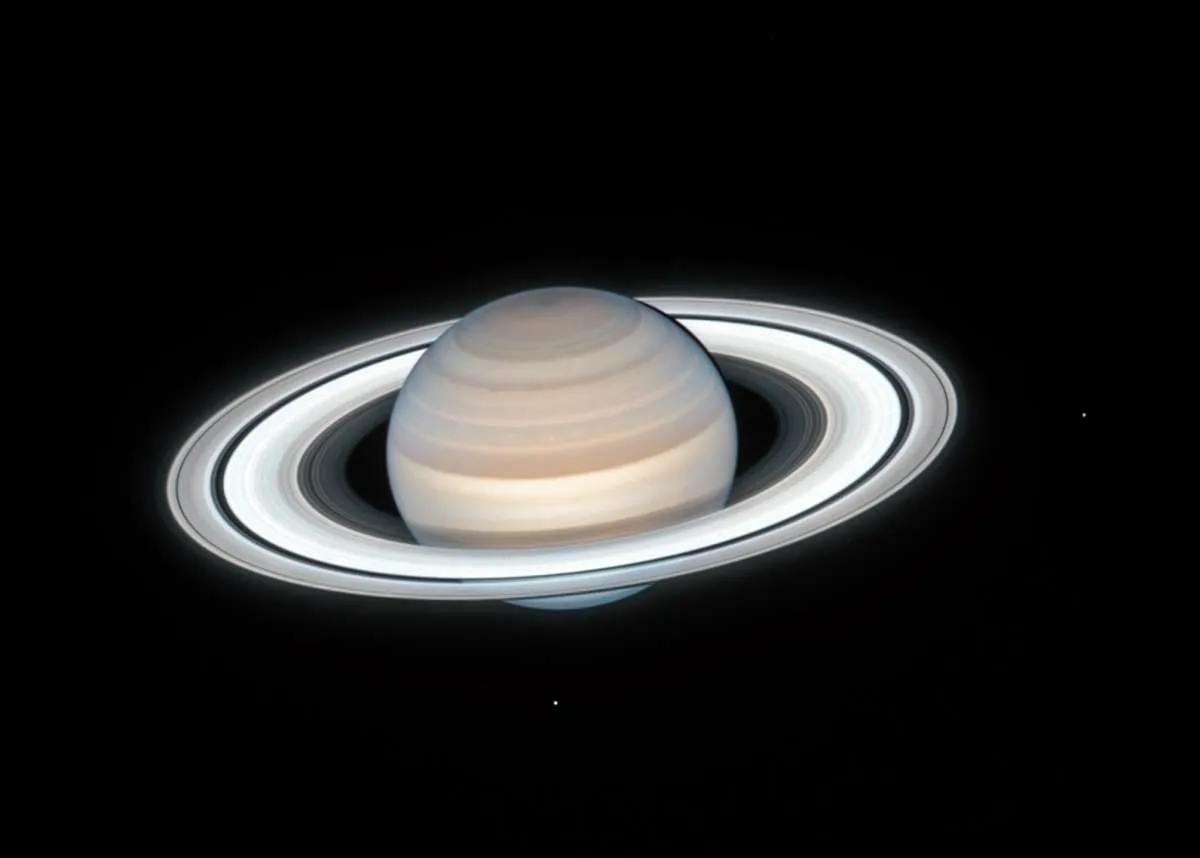 NASA mengabadikan pemandangan indah planet Saturnus saat musim panas