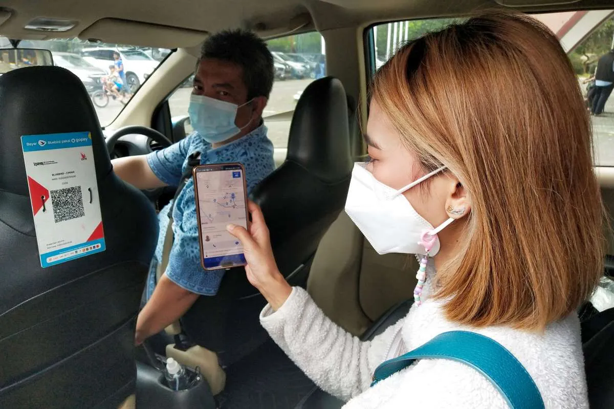 Cegah Penularan Covid-19, Blue Bird Sterilisasi Unit dan Pantau Kesehatan Pengemudi