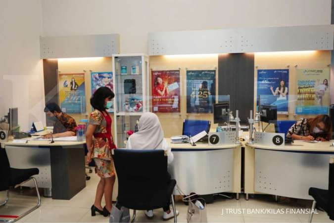J Trust Bank Ikut Bergerak Menjaga Ekonomi Indonesia