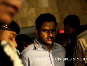 Pengacara: Chandra terima uang dari Nazaruddin