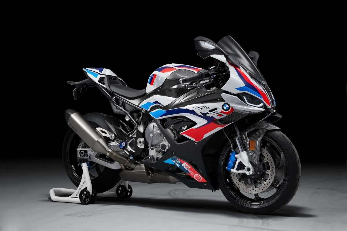 Resmi meluncur jadi motor seri M pertama, segini harga BMW M 1000 RR
