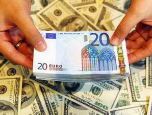 Pound Sterling Menguat Dibanding Dolar dan Euro