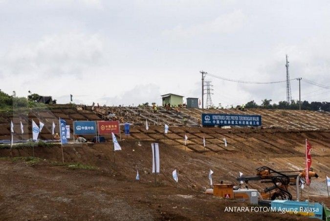 Dana proyek kereta api Jakarta-Surabaya masih dihitung