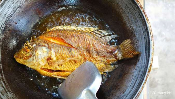 Tanpa Minyak Berlebih, Ikuti 4 Cara Masak Ikan Goreng Anti Meletup