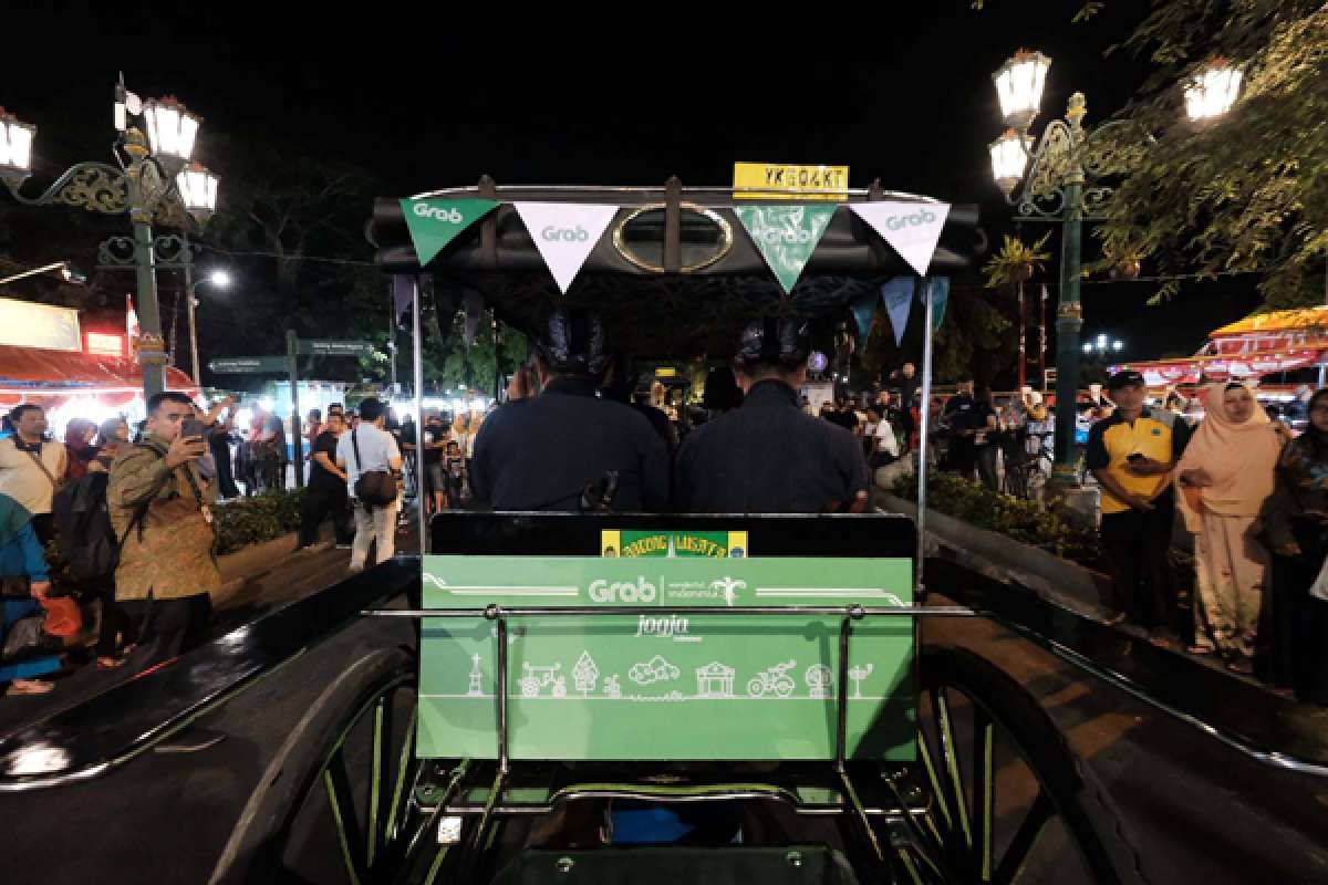 Gaet Turis dengan Transportasi Ikonik