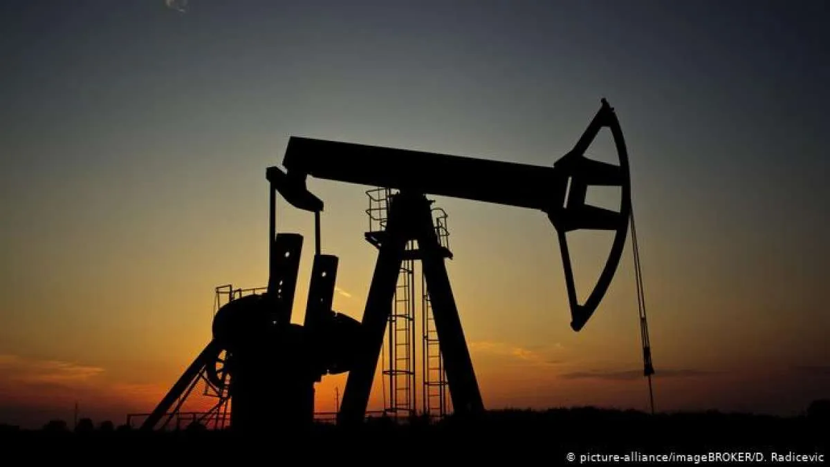 Ketegangan AS-China meningkat, harga minyak turun 5% menjadi US$ 34 per barel 