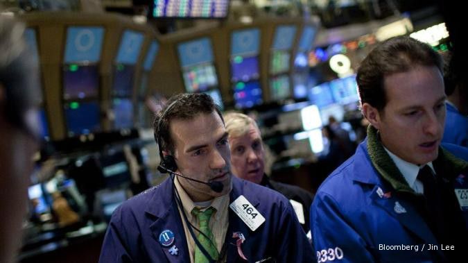 Wall Street terseok-seok di awal transaksi