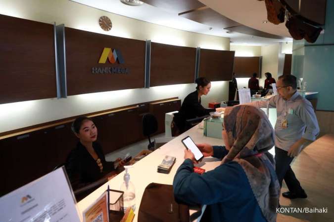 Daya Beli Tertekan, Masyarakat Menengah Bawah Kuras Tabungan guna Bayar Cicilan Utang