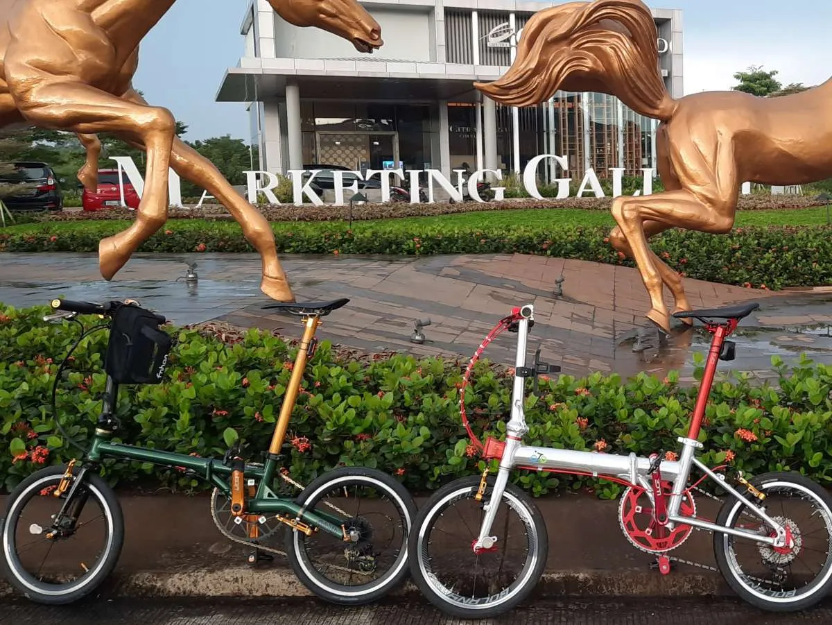 Lebih murah mana, merakit atau membeli sepeda lipat utuh?