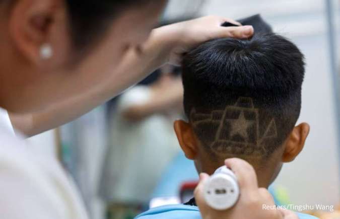 Potongan Rambut Bertema Militer untuk Anak-Anak Jelang Parade Raksasa di China