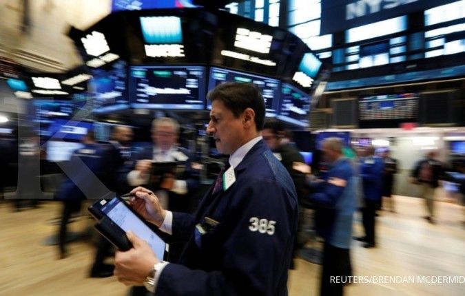 Bursa AS terseret saham energi dan maskapai
