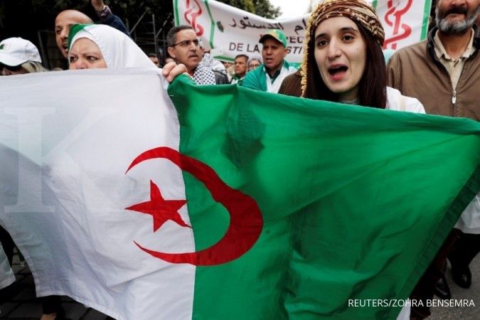 Unjuk rasa warga Aljazair 