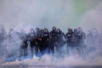 Bisakah Trump kirim militer padamkan kekerasan para demonstran?