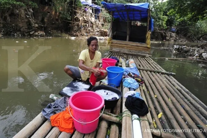 Violent eviction of poor in Kampung Pulo  