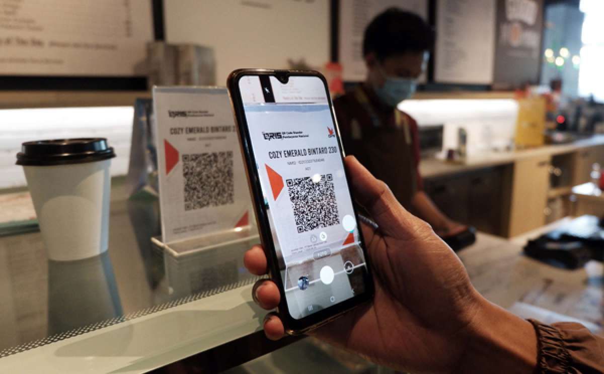 Penggunaan QRIS yang minim sentuhan di saat pandemi