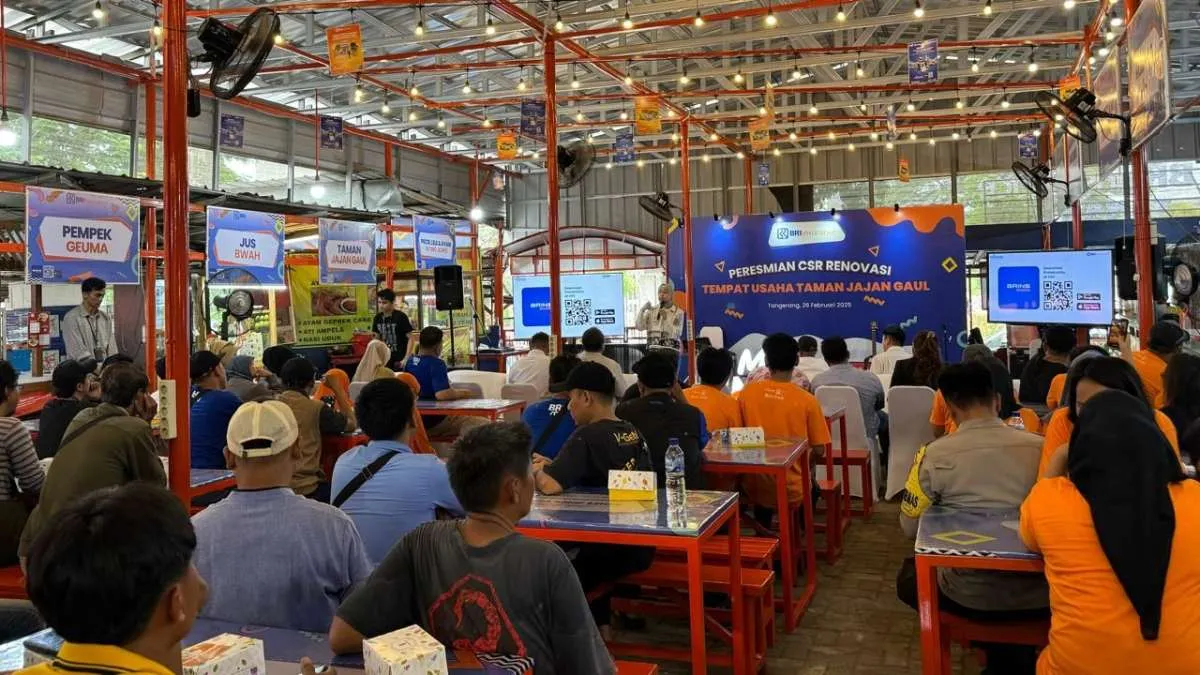 Dorong Ekonomi UMKM, BRI Insurance Renovasi Tempat Usaha