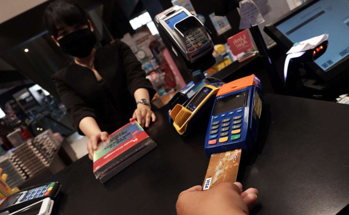 Jumlah kartu kredit meningkat di masa pandemi corona