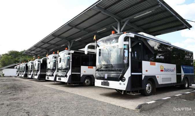 Bukit Asam (PTBA) Mulai Operasikan 10 Unit Bus Listrik untuk Kendaraan Tambang