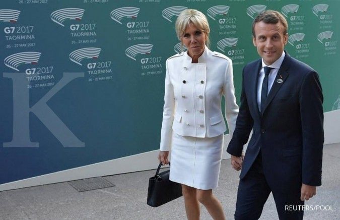 Macron Siap Tunjukkan Bukti Ilmiah bahwa Istrinya Tidak Dilahirkan sebagai Pria